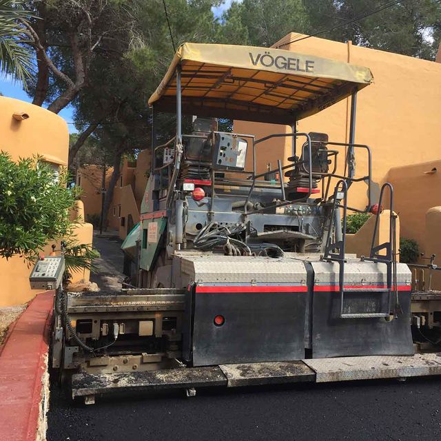 Hermanos Parrot S.A. asfalto y reparación de vías 2
